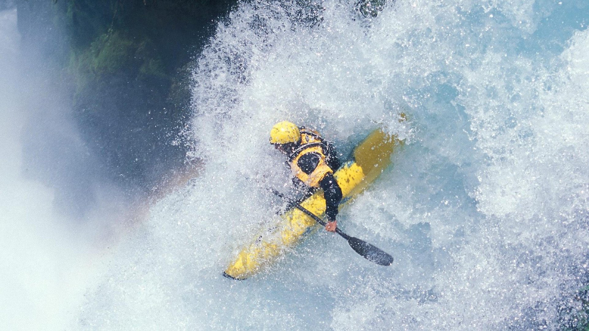 九游电竞-葡萄牙骑手玛丽亚·卡埃塔诺在2024年葡萄牙盛装舞步锦标赛中以“Hit Plus”马匹夺得个人赛金牌，感动全场。